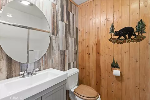 Bath - 40697 Beaver Ln, Big Bear Lake, CA 92315 photo 1 of 4