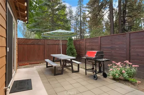 Exterior - 40697 Beaver Ln, Big Bear Lake, CA 92315 photo 5 of 11