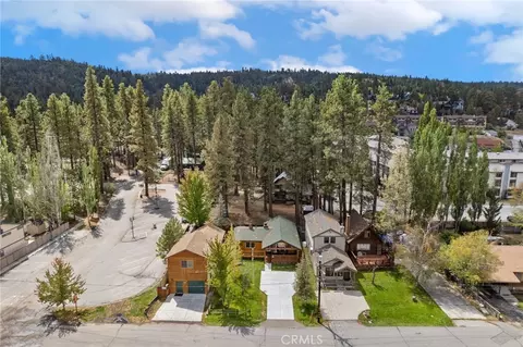 View/Area - 40697 Beaver Ln, Big Bear Lake, CA 92315 photo 2 of 6