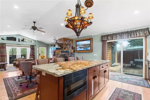 Kitchen - 40697 Beaver Ln, Big Bear Lake, CA 92315 photo 6 of 6