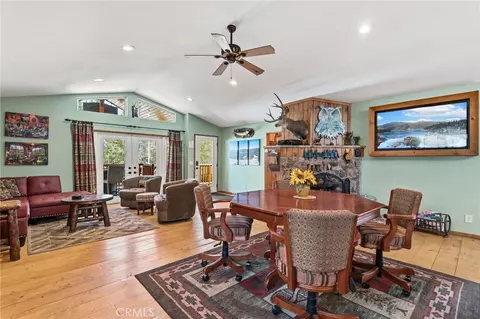 Dining - 40697 Beaver Ln, Big Bear Lake, CA 92315 photo 3 of 3