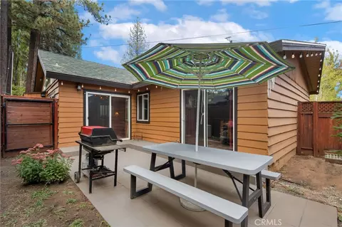 Exterior - 40697 Beaver Ln, Big Bear Lake, CA 92315 photo 7 of 11