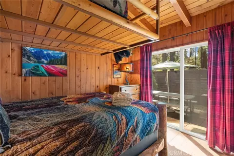 Bedroom - 40697 Beaver Ln, Big Bear Lake, CA 92315 photo 5 of 7