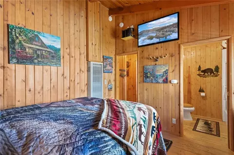 Bedroom - 40697 Beaver Ln, Big Bear Lake, CA 92315 photo 4 of 7