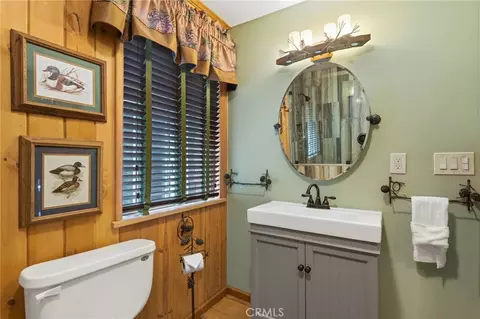 Bath - 40697 Beaver Ln, Big Bear Lake, CA 92315 photo 2 of 4