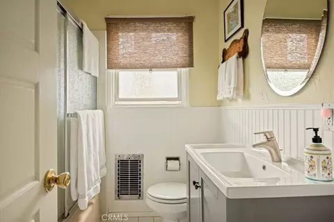 Bath - 326 Bond, Redlands, CA 92373 photo 1 of 2