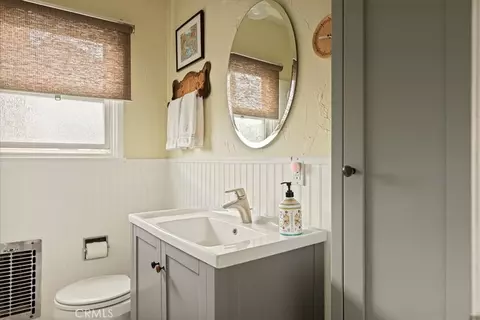 Bath - 326 Bond, Redlands, CA 92373 photo 2 of 2