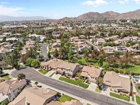 View/Area - 4222 Gardendale Ct, Riverside, CA 92505 photo 2 of 6