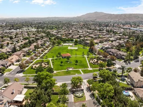 View/Area - 4222 Gardendale Ct, Riverside, CA 92505 photo 6 of 6