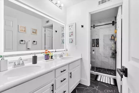 Bath - 4222 Gardendale Ct, Riverside, CA 92505 photo 4 of 4
