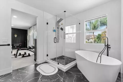 Bath - 4222 Gardendale Ct, Riverside, CA 92505 photo 3 of 4