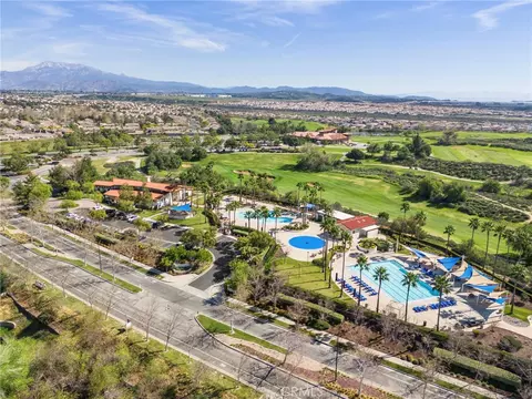 View/Area - 34932 Middlecoff Ct, Beaumont, CA 92223 photo 6 of 12