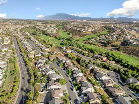 View/Area - 34932 Middlecoff Ct, Beaumont, CA 92223 photo 11 of 12