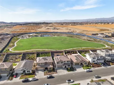 View/Area - 34932 Middlecoff Ct, Beaumont, CA 92223 photo 8 of 12