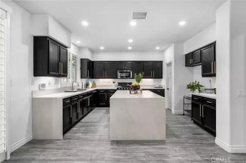 Kitchen - 34932 Middlecoff Ct, Beaumont, CA 92223 photo 1 of 4