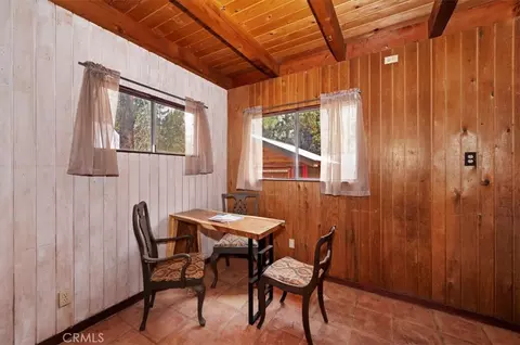 Dining - 313 Leonard, Sugarloaf, CA 92386 photo 1 of 1