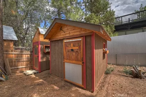 Exterior - 313 Leonard, Sugarloaf, CA 92386 photo 5 of 6