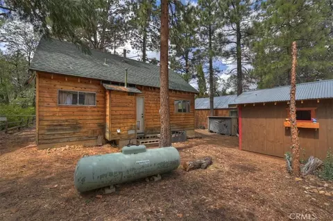 Exterior - 313 Leonard, Sugarloaf, CA 92386 photo 3 of 6