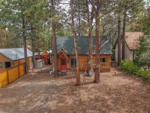 Exterior - 313 Leonard, Sugarloaf, CA 92386 photo 1 of 6