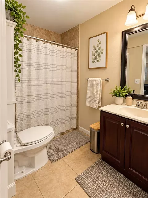 Bath - 10351 Wells Ave, Riverside, CA 92505 photo 1 of 1