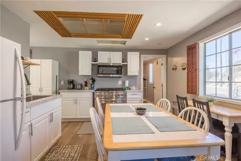 Kitchen - 108 Cedar Ln, Sugarloaf, CA 92386 photo 4 of 4