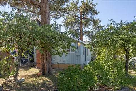 Exterior - 108 Cedar Ln, Sugarloaf, CA 92386 photo 6 of 8