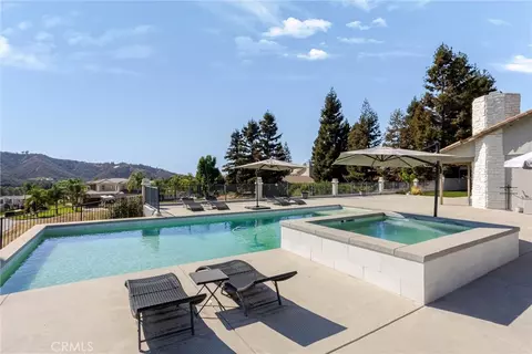 Exterior - 13582 Oak Hill Ct, Yucaipa, CA 92399 photo 3 of 10
