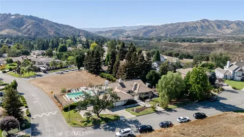 View/Area - 13582 Oak Hill Ct, Yucaipa, CA 92399 photo 3 of 7