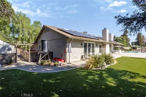 Exterior - 13582 Oak Hill Ct, Yucaipa, CA 92399 photo 8 of 10