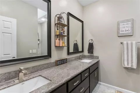 Bath - 13582 Oak Hill Ct, Yucaipa, CA 92399 photo 2 of 5