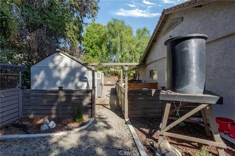Exterior - 13582 Oak Hill Ct, Yucaipa, CA 92399 photo 9 of 10