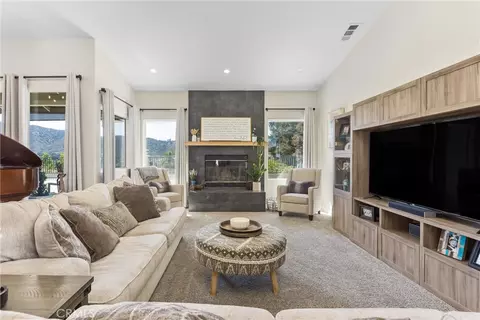 Other - 13582 Oak Hill Ct, Yucaipa, CA 92399 photo 2 of 11