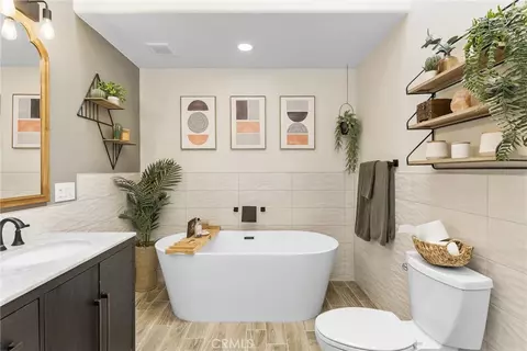 Bath - 13582 Oak Hill Ct, Yucaipa, CA 92399 photo 4 of 5