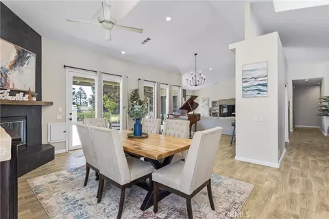 Dining - 13582 Oak Hill Ct, Yucaipa, CA 92399 photo 2 of 2