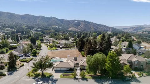View/Area - 13582 Oak Hill Ct, Yucaipa, CA 92399 photo 2 of 7