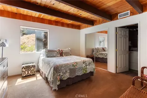 Bedroom - 24948 Faulhorn Dr, Crestline, CA 92325 photo 3 of 4