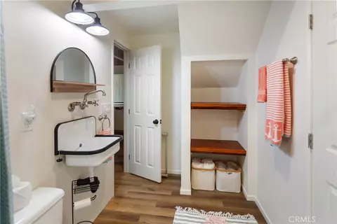 Bath - 24948 Faulhorn Dr, Crestline, CA 92325 photo 3 of 4