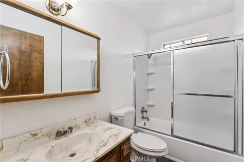 Bath - 831 Madera Ln, Lake Arrowhead, CA 92352 photo 2 of 2