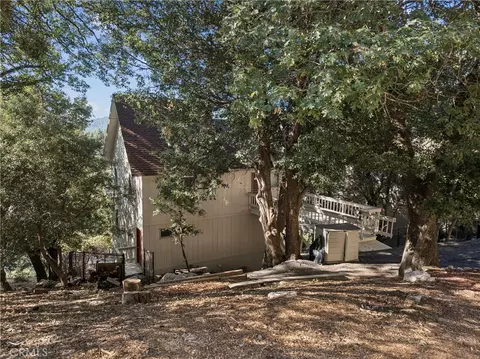 Exterior - 831 Madera Ln, Lake Arrowhead, CA 92352 photo 3 of 3