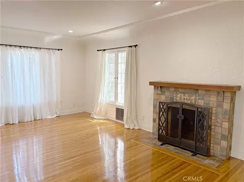 Living - 3265 Pine St, Riverside, CA 92501 photo 2 of 6