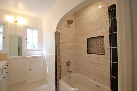 Bath - 3265 Pine St, Riverside, CA 92501 photo 1 of 4