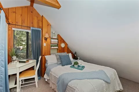 Bedroom - 1069 Nesthorn Dr, Crestline, CA 92325 photo 2 of 6