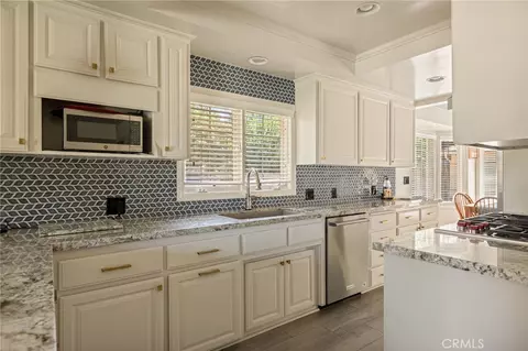 Kitchen - 419 Walnut Ave, Redlands, CA 92373 photo 4 of 4