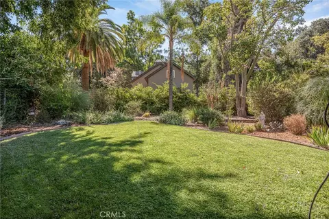Exterior - 419 Walnut Ave, Redlands, CA 92373 photo 7 of 9