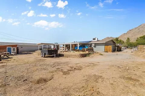 Exterior - 16375 Sago Rd, Apple Valley, CA 92307 photo 6 of 6