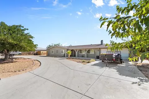 Exterior - 16375 Sago Rd, Apple Valley, CA 92307 photo 2 of 6