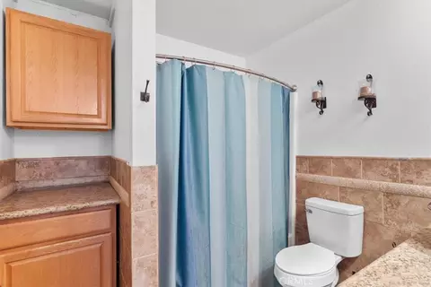 Bath - 16375 Sago Rd, Apple Valley, CA 92307 photo 4 of 4