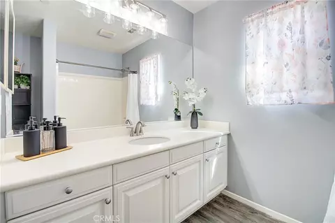 Bath - 9789 Winterberry Dr, Riverside, CA 92503 photo 4 of 5