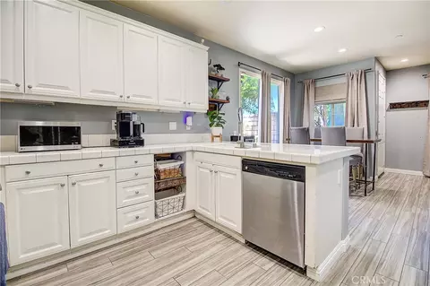 Kitchen - 9789 Winterberry Dr, Riverside, CA 92503 photo 5 of 5