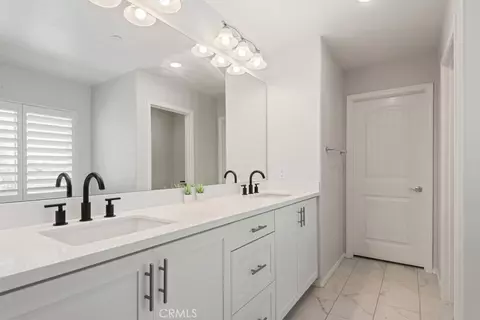 Bath - 6767 Rowen Way, Riverside, CA 92504 photo 2 of 3